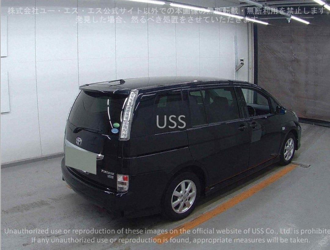 2013 TOYOTA ISIS PLATANA